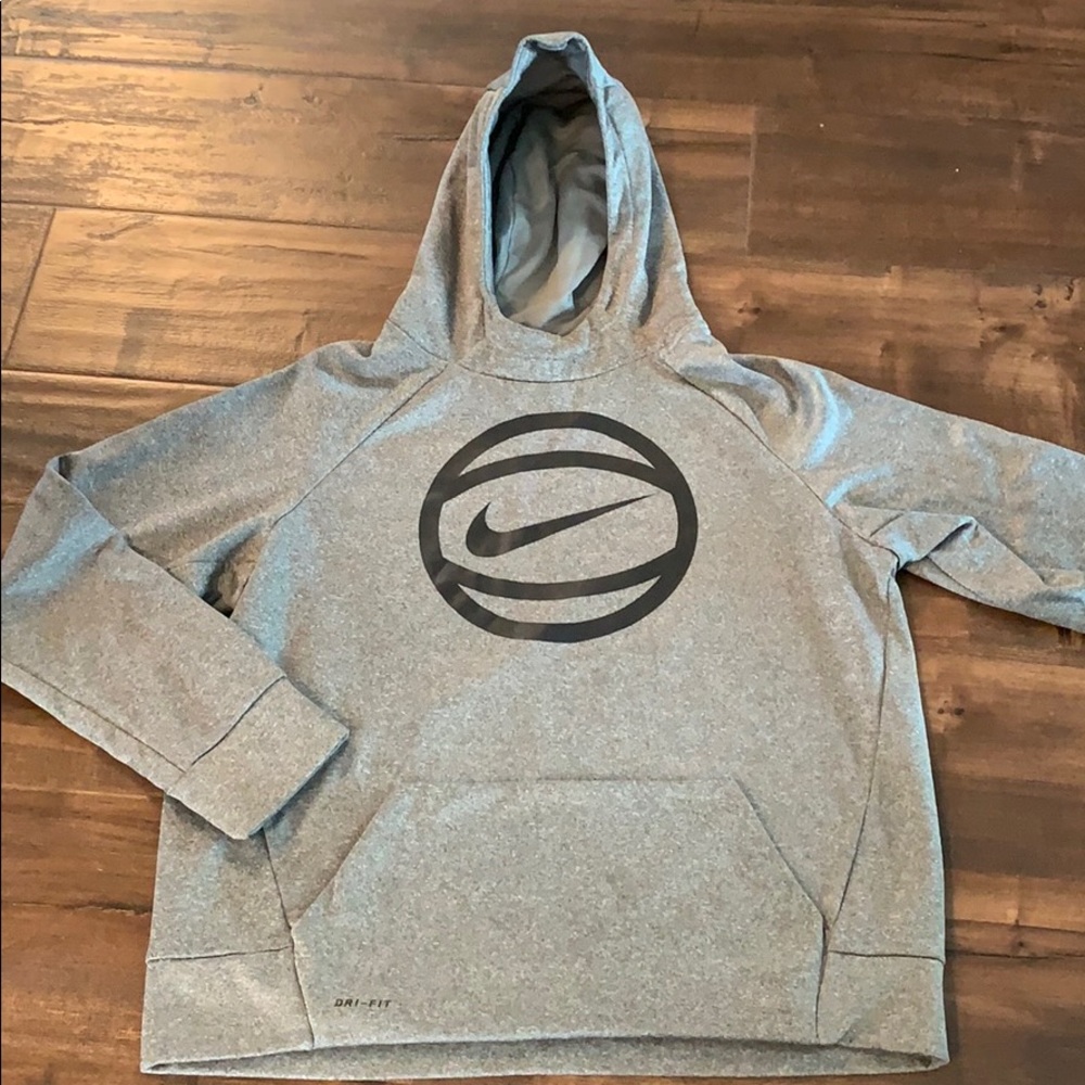 XL boys’ Nike basketball sweatshirt